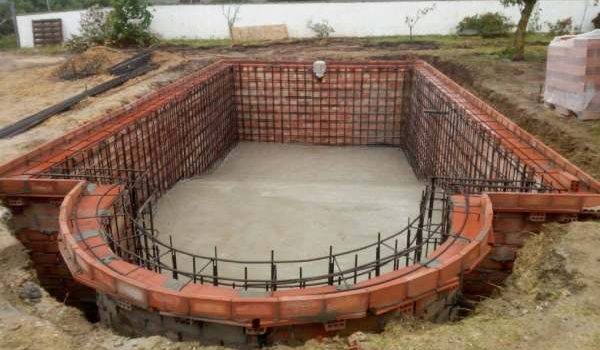 Konstruksi Kolam Renang