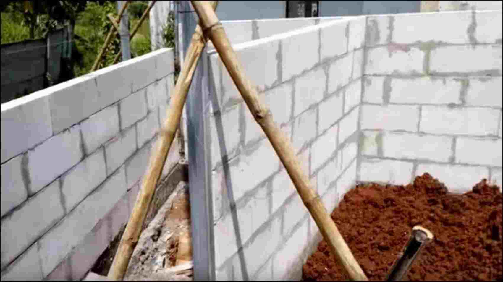 pagar panel beton vs pagar batako