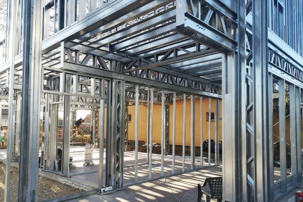 keuntungan konstruksi baja ringan