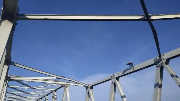 bresing baja bangunan